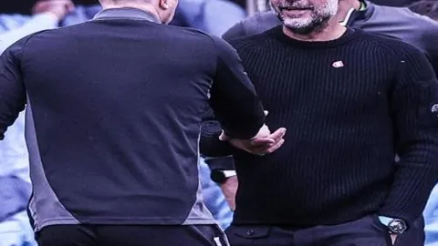 中国速滑队在国际赛场喜获金银牌佳绩